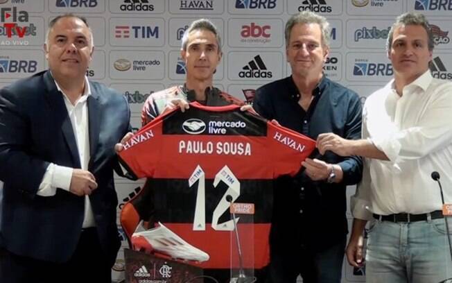 Presidente e diretores do Flamengo rasgam elogios a Paulo Sousa: 'É um excelente avanço contar com ele'