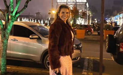 Irmã de Cristiano Ronaldo se assusta com frio no Brasil