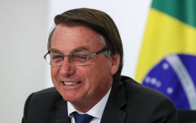 Com mortes em alta, Bolsonaro diz que 'estamos vivendo um finalzinho de pandemia'