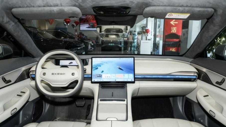 Interior do Chery Exeed Exlantix ES 2026