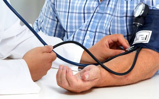Hipertensão é uma doença silenciosa que pode acarretar em diversos problemas à saúde se não for tratada corretamente
