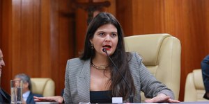 TSE suspende decisão que cassou mandato de Aava Santiago