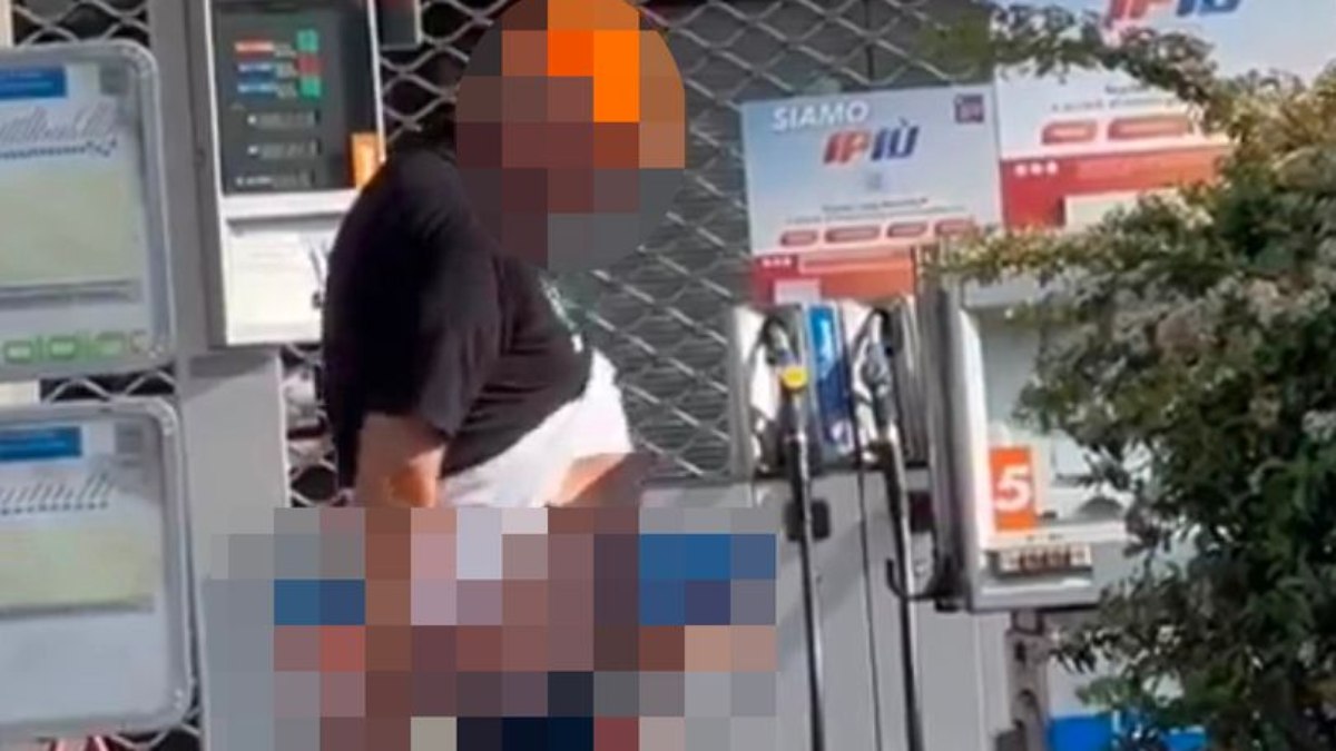 Vídeo: homem viraliza ao ser visto em ato obsceno em posto de gasolina