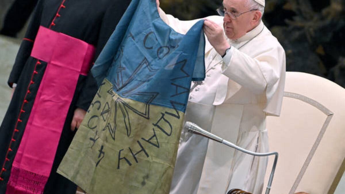 Papa Francisco faz apelo por paz na Ucrânia durante celebração