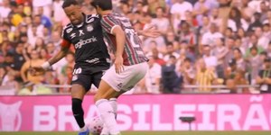 Neymar leva caneta humilhante pelo Santos no Brasileirão