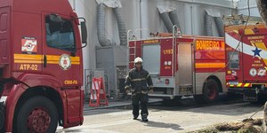 Imprensa internacional repercute incêndio na COP30