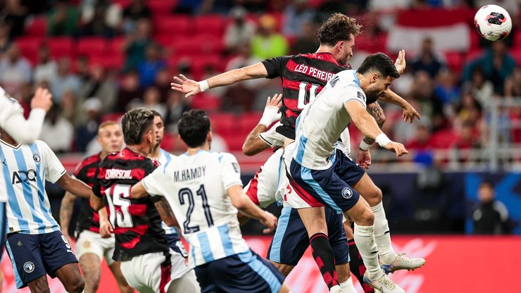 Bola parada salva, Flamengo vence e vai enfrentar o PSG na final