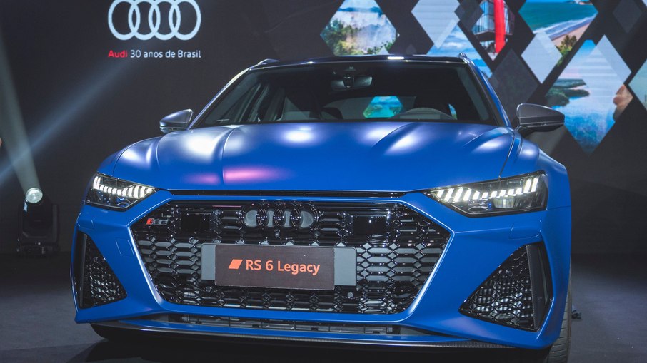 Pintura azul fosco é diferencial do novo RS6 Legacy