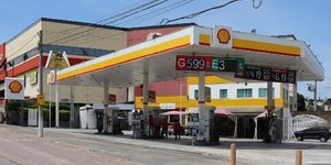 Impacto de ataques ucranianos a refinarias russas chega ao Brasil