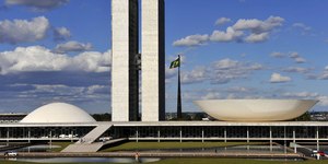 Janela partidária: direita lidera a dança das cadeiras na Câmara