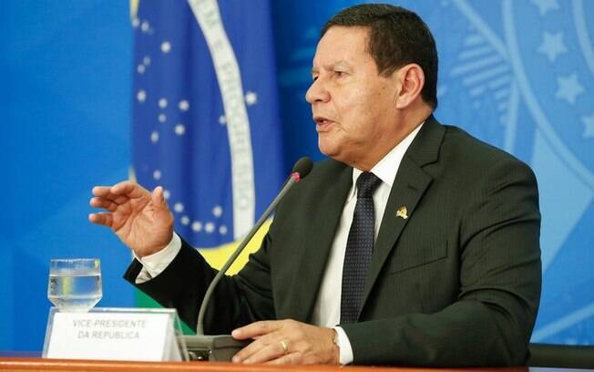 Mourão alerta consequências do atraso para a criação da comissão