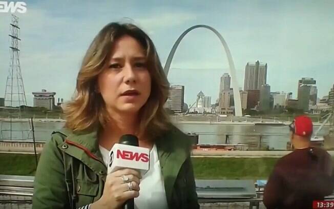 A repórter da GloboNews Carolina Cimenti foi enganada ao vivo por Vesgo, do Pânico