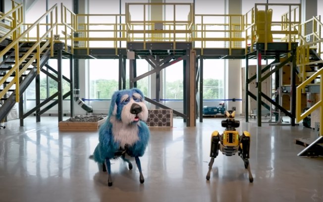 Robô da Boston Dynamics surge com roupinha de cachorro