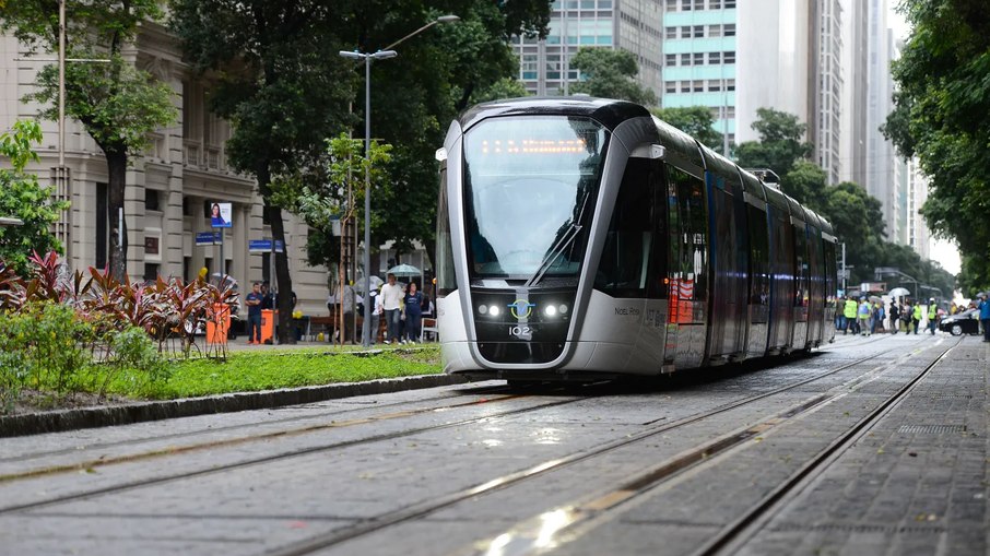 Linha de VLT do Rio, que poderá substituir BRT Transcarioca e Transoeste Linha de VLT do Rio, que poderá substituir BRT Transcarioca e Transoeste