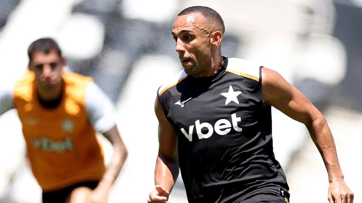 Botafogo%20ganha%20op%C3%A7%C3%B5es%20para%20resolver%20principal%20problema