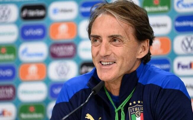Com dois brasileiros naturalizados e sem Balotelli, Mancini convoca seleção italiana para eliminatórias