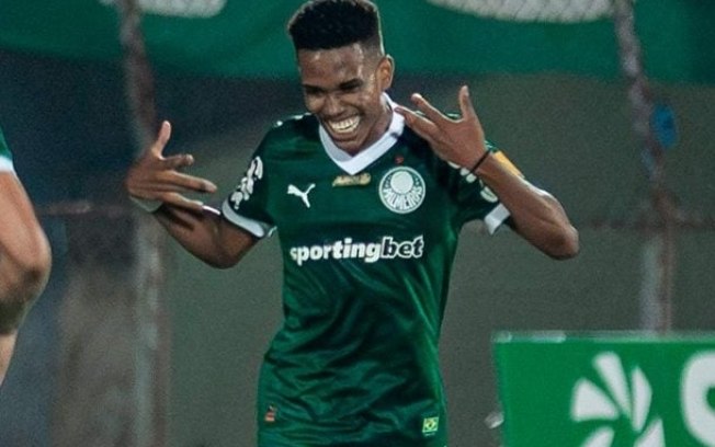 Estêvão marcou duas vezes na classificação do Palmeiras Estêvão marcou duas vezes na classificação do Palmeiras