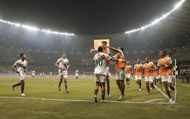 Fluminense vence o Atlético-MG e dorme fora do Z4 no Campeonato Brasileiro