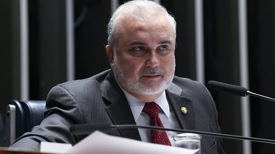 Petrobras: presidente cobra fiscalização a postos 