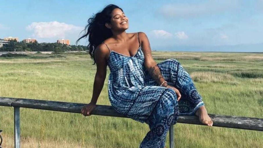 Juliana Marins foi encontrada sem vida nesta terça-feira (24) Juliana Marins foi encontrada sem vida nesta terça-feira (24)