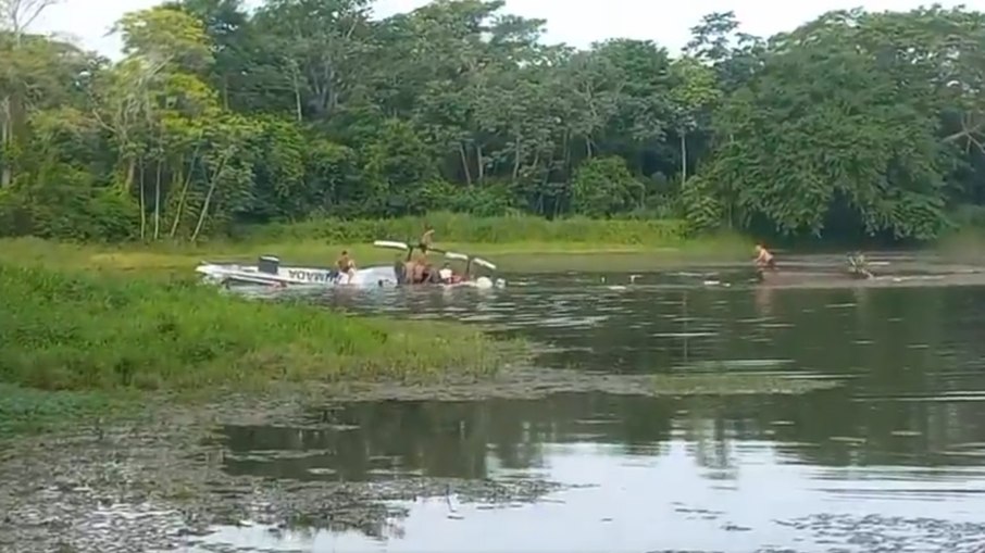 VÍDEO: militar colombiano morre em queda de helicóptero VÍDEO: militar colombiano morre em queda de helicóptero