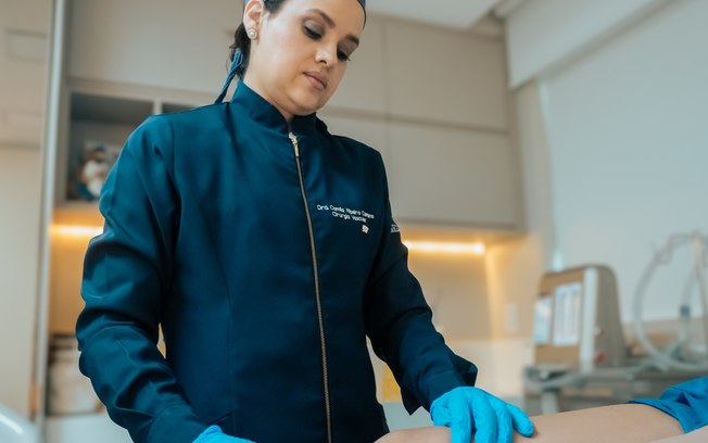 Mulheres 40  têm alternativa moderna à cirurgia de varizes