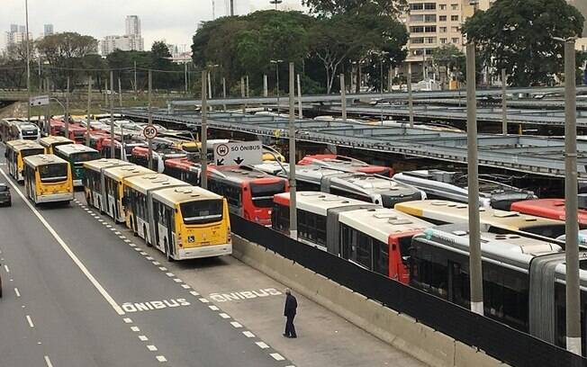 Atualmente circulação de ônibus está reduzida em São Paulo
