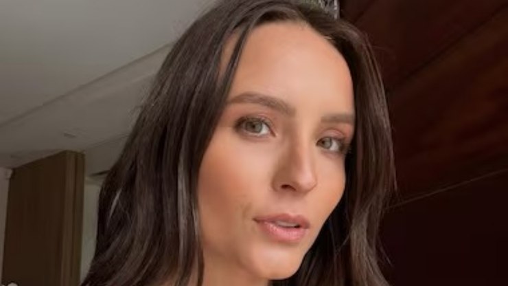 Larissa Manoela expõe restrição médica após cirurgia