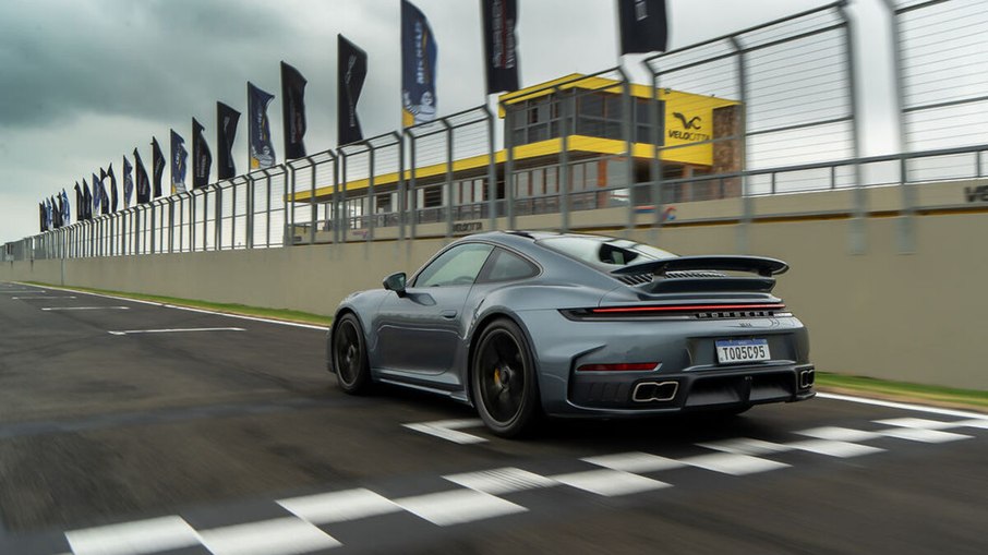 Novo Porsche 911 Turbo S foi avaliado em pista no Autódromo Velocitta, em Mogi Guaçu