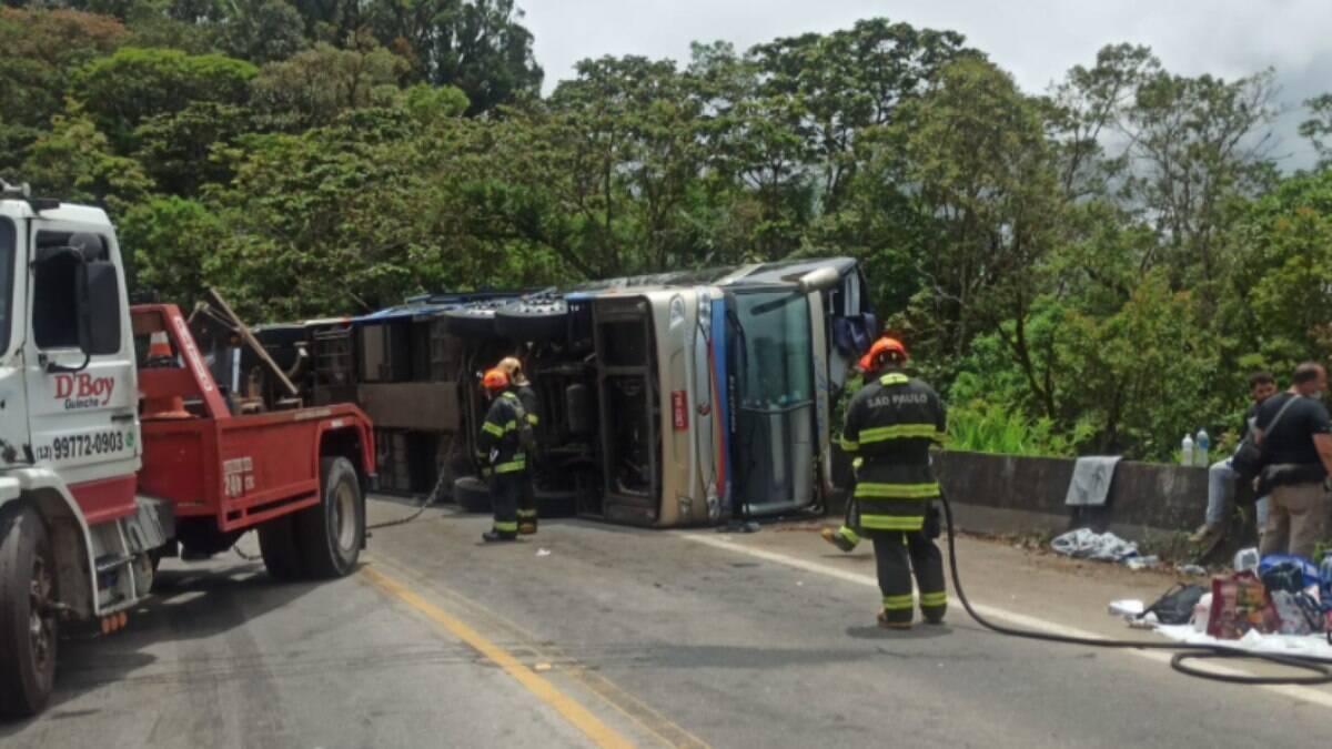 Como chegar até Hospital São Lucas em Taubaté de Ônibus?