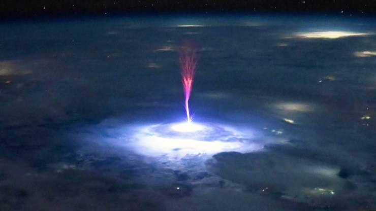 Tempestades escondidas no espaço revelam raios invisíveis