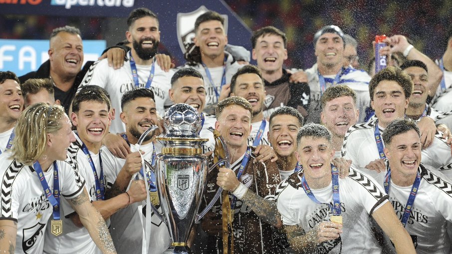 Platense estreia na Libertadores após vencer o Argentino na última temporada Platense estreia na Libertadores após vencer o Argentino na última temporada