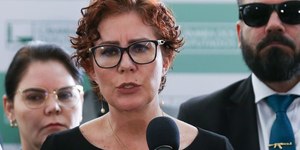 Carla Zambelli diz que prisão é ilegal e alega perseguição
