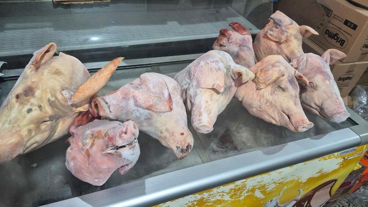 Operação apreende 2 toneladas de
alimentos impróprios no RS