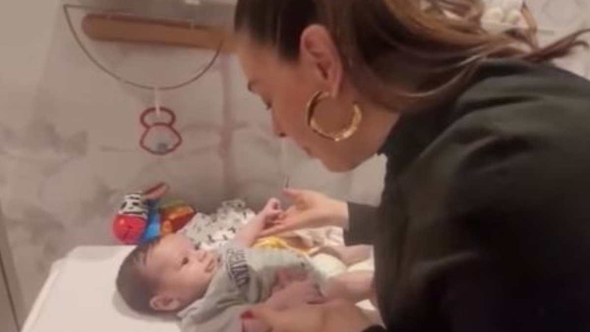 Filho de Claudia Raia encanta ao exibir sorrisos em vídeo com a mãe