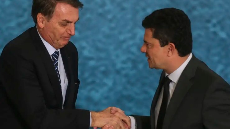 Bolsonaro diz que não indicou Moro ao STF porque ex-juiz “não passaria na sabatina” do Senado