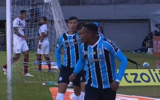 Grêmio vence o Fluminense e respira no Brasileirão - Foto: Reprodução / TV Globo