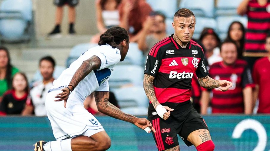 Cebolinha durante Flamengo x Lausanne