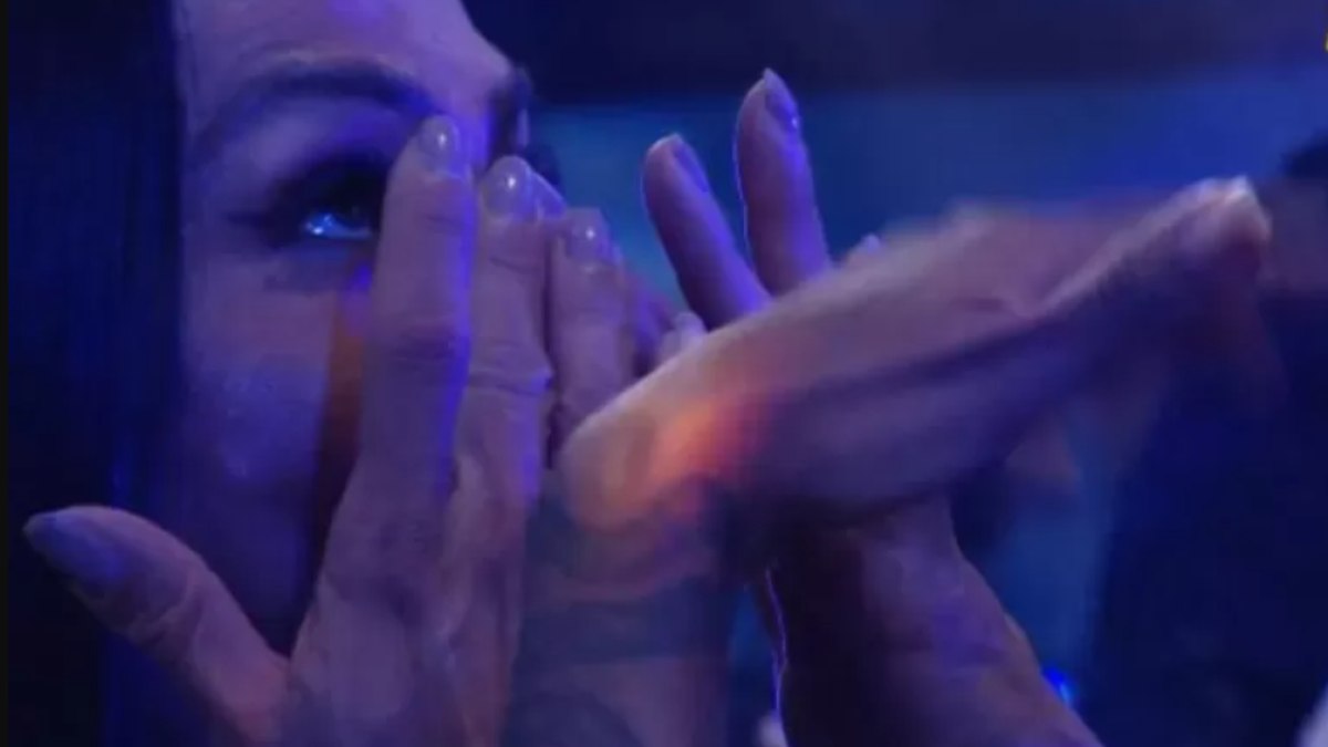 Gracyanne se emociona e chora ao ouvir música de Ludmilla e Belo no BBB 25