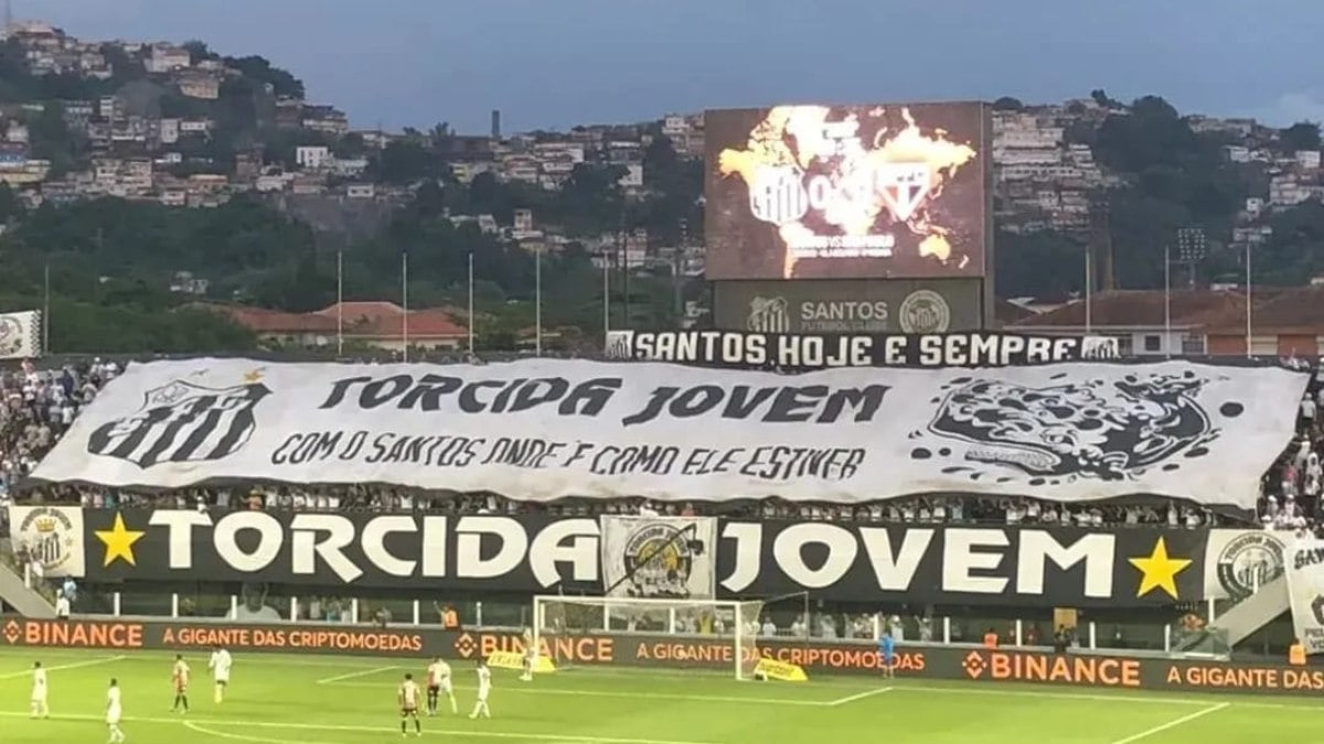 Torcida orfanizada emite nota com críticas a diretoria do Santos