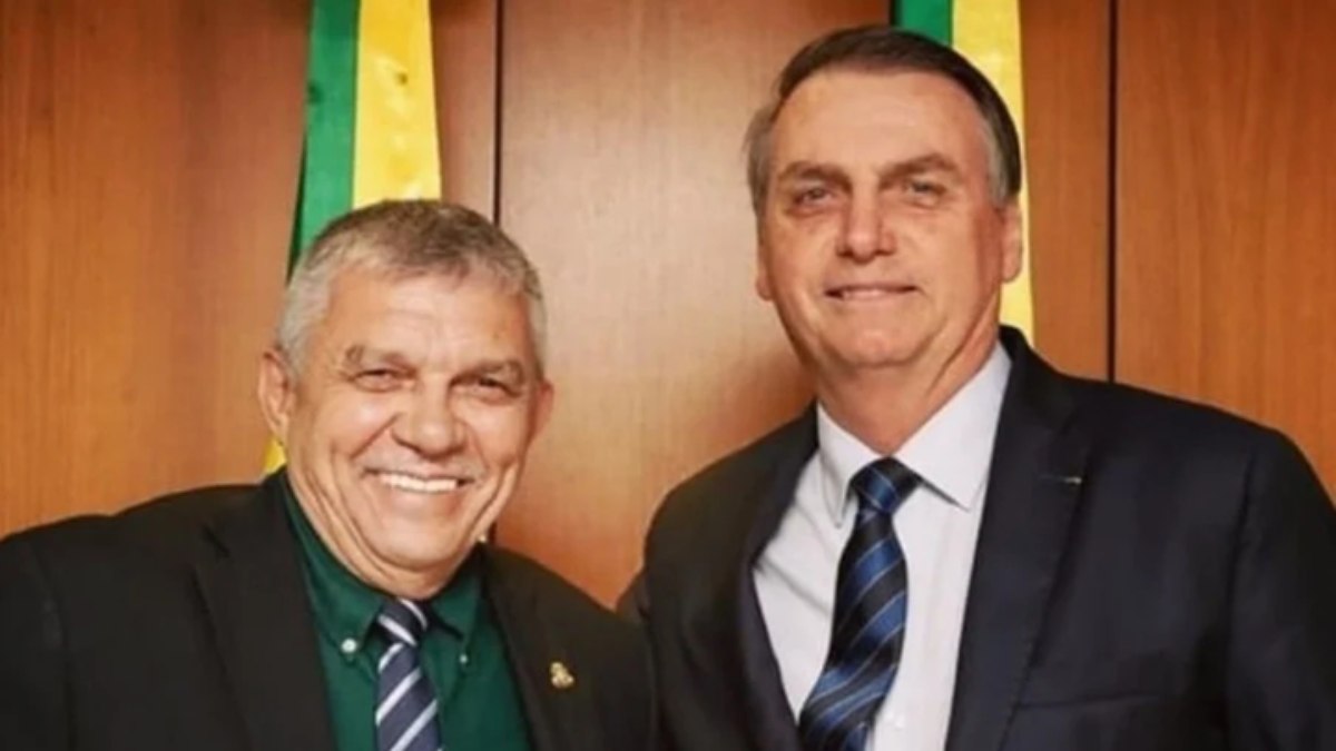 O ex-deputado estadual Delegado Cavalcante e o ex-presidente Jair Bolsonaro