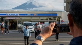 Japão bloqueia vista em cidade e quer expulsar turistas