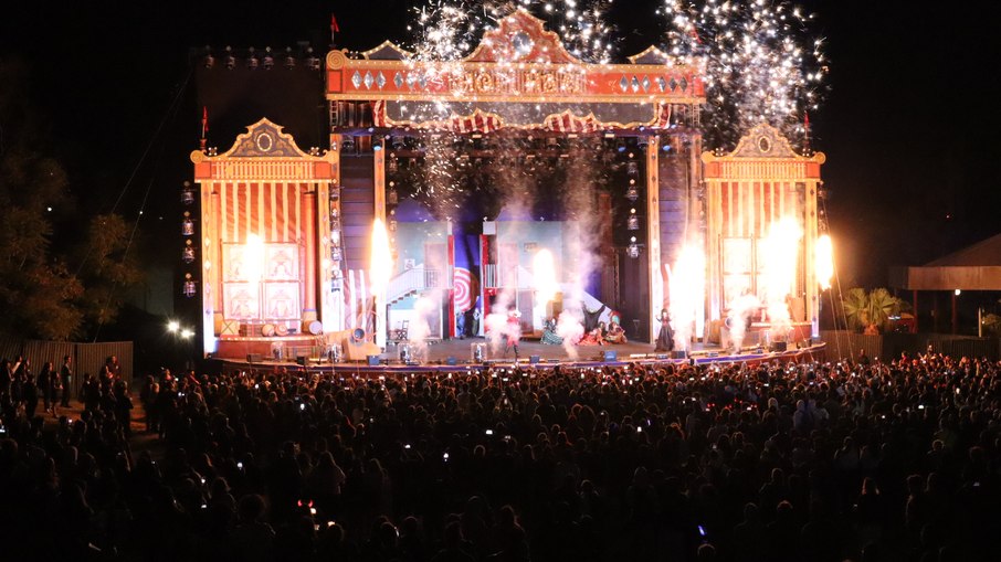 Shows de abertura e encerramento da Hora do Horror 2025 aumentam imersão aos visitantes Shows de abertura e encerramento da Hora do Horror 2025 aumentam imersão aos visitantes