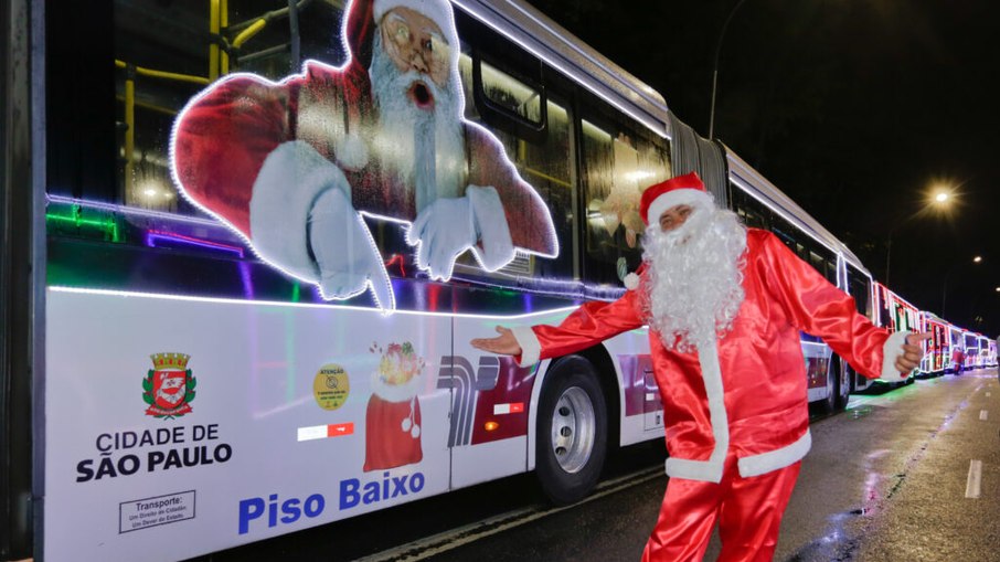 São Paulo tem viagens grátis em ônibus para ver a árvore do Ibirapuera