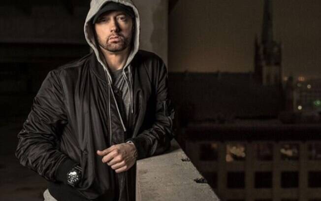 Eminem lança de surpresa novo álbum 