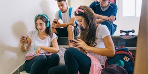 Redes sociais ignoram lei e menores de idade seguem usando