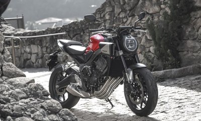 Honda lança CB 650R com E-Clutch e renova estilo Neo Sports Café