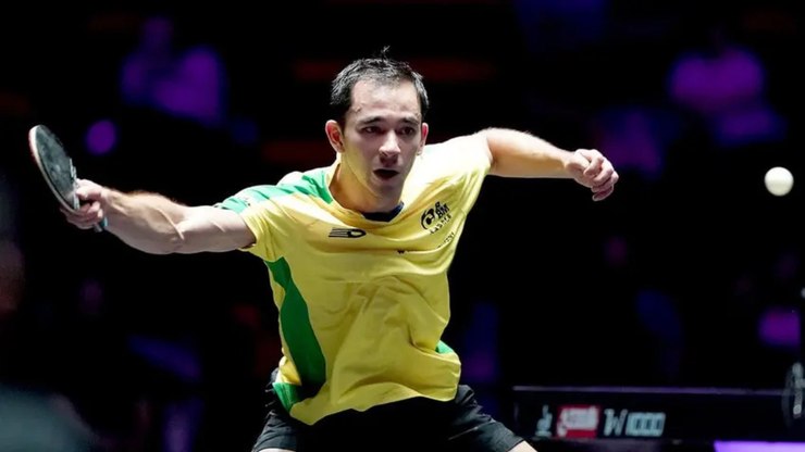 Calderano vence rival e avança para as quartas