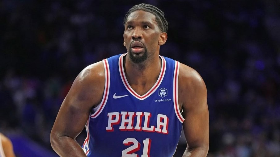 Joel Embiid está fora da atual temporada da NBA Joel Embiid está fora da atual temporada da NBA
