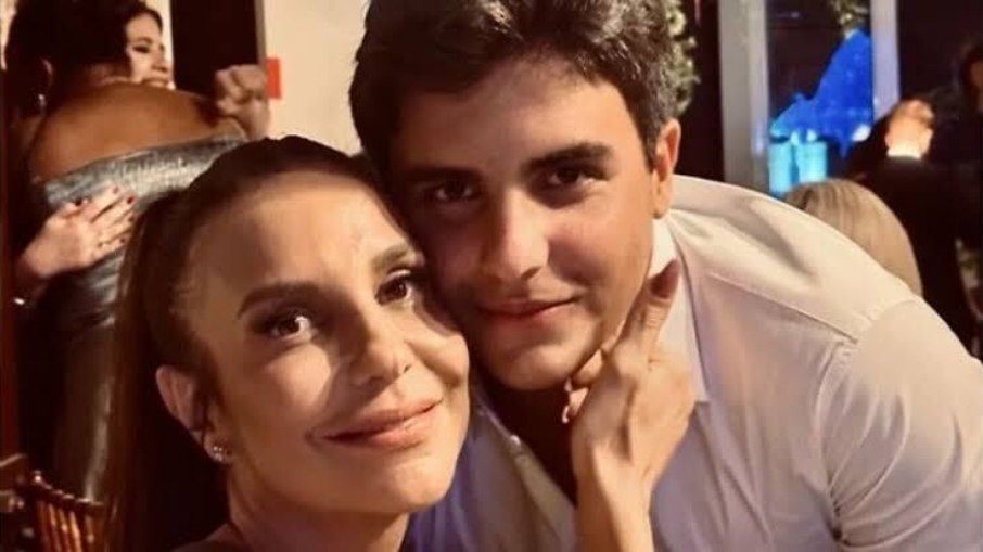 Ivete Sangalo com o filho, Marcelo